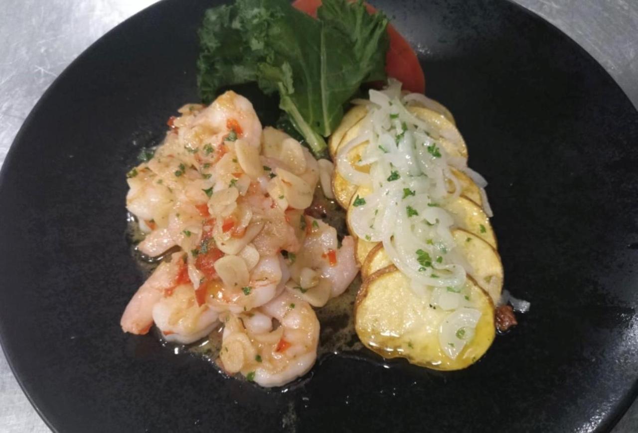Holiday Inn - Quito Airport By Ihg Tababela Exterior foto Shrimp and scallop